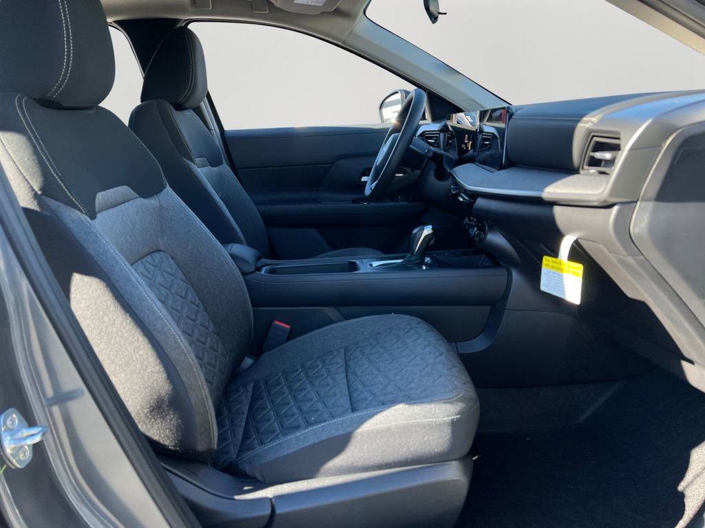 Used 2026 Nissan Kicks SV w/ SV Premium Package image 7