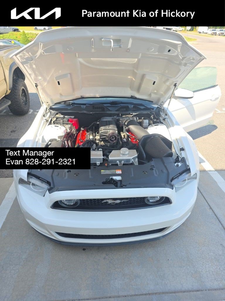 Used 2013 Ford Mustang GT Premium w/ Comfort Pkg RWD image 19