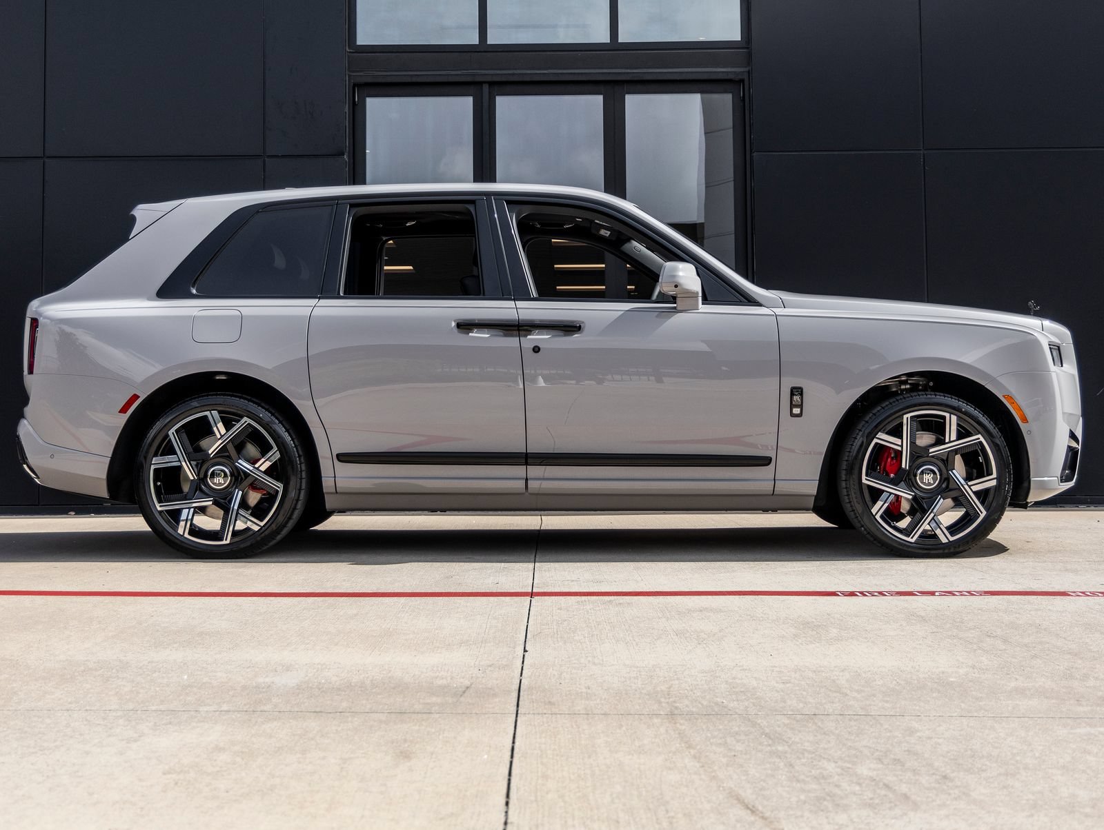 New 2027 Rolls-Royce Cullinan Black Badge AWD/4WD image 12
