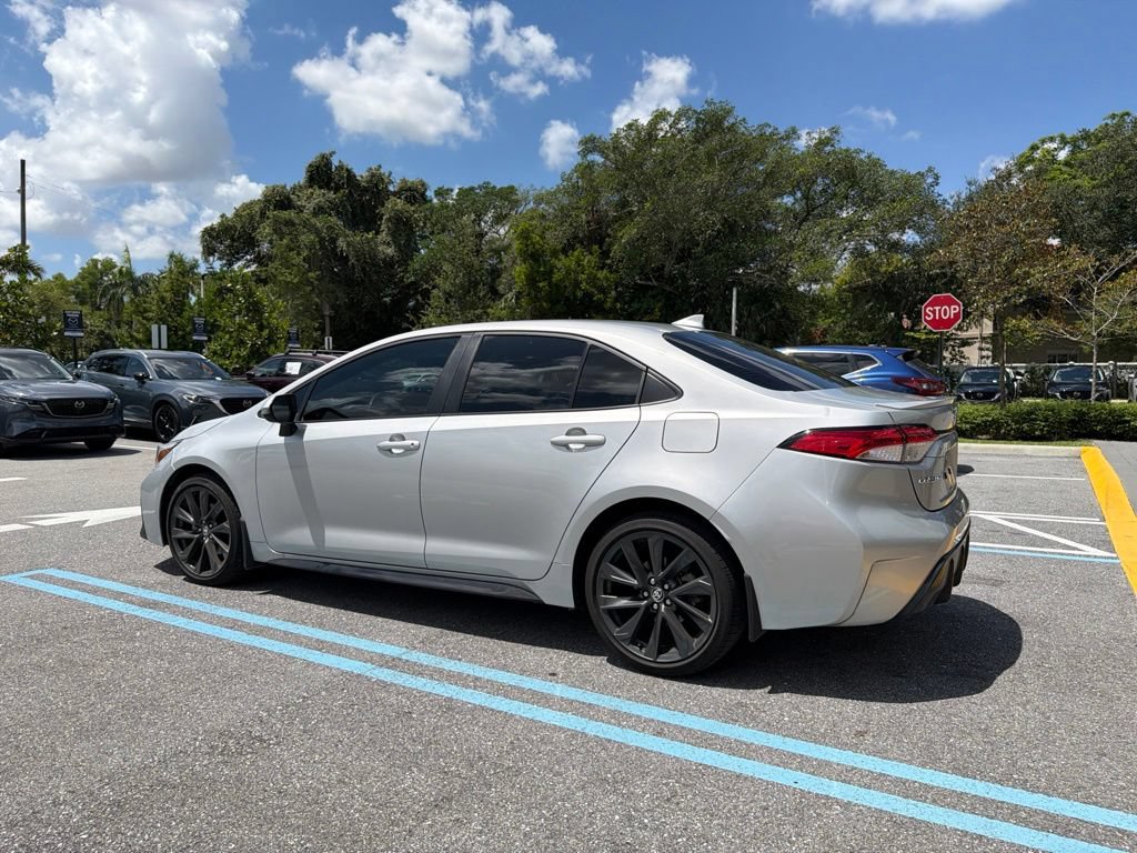 Used 2025 Toyota Corolla SE FWD image 12