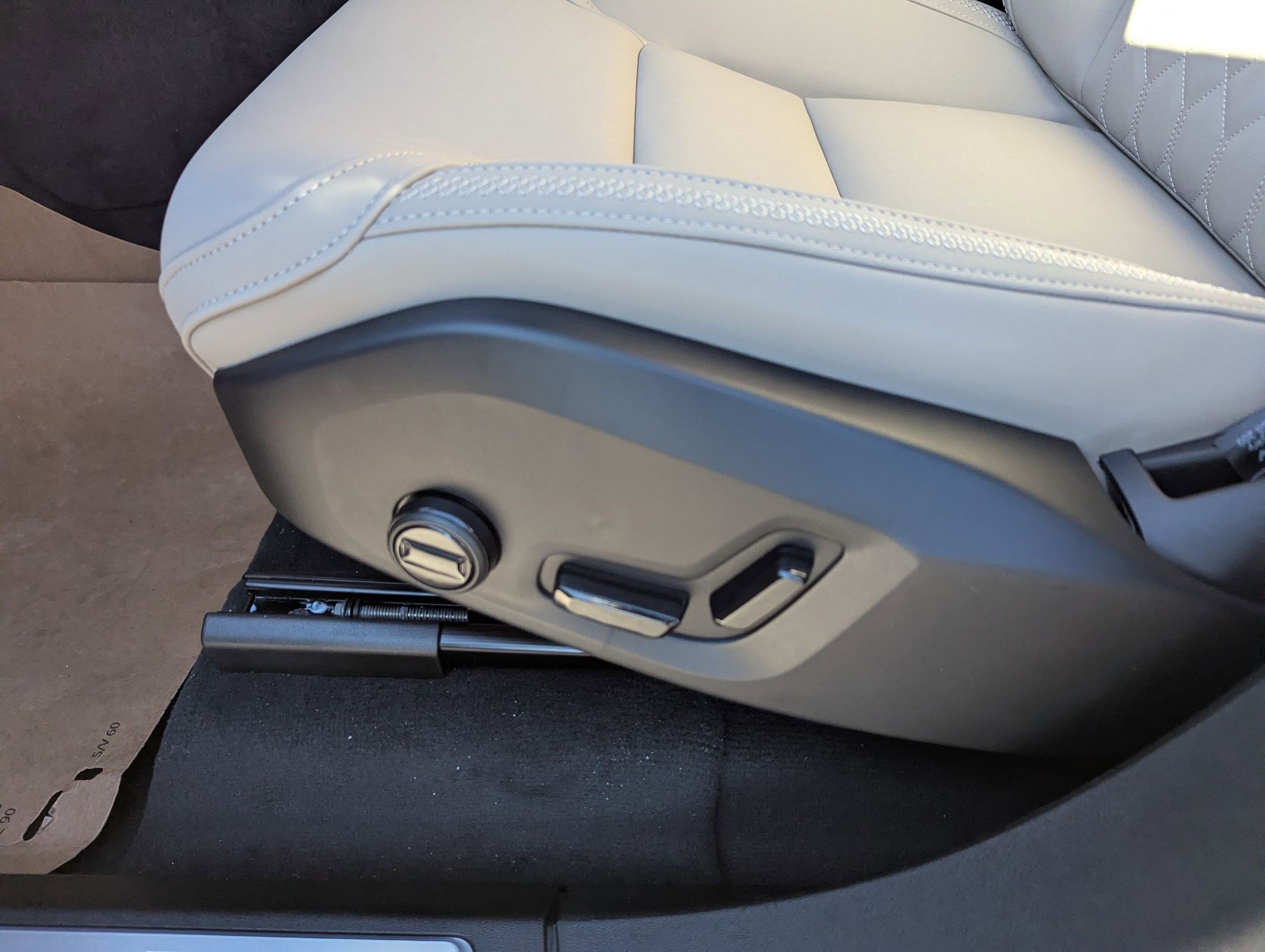 New 2026 Volvo XC90 B6 Plus w/ Protection Package Premier image 9