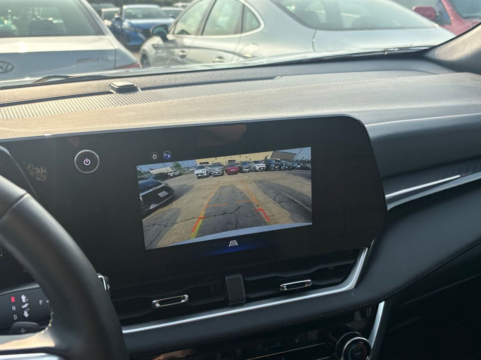 Used 2025 Chevrolet Equinox LT FWD image 24