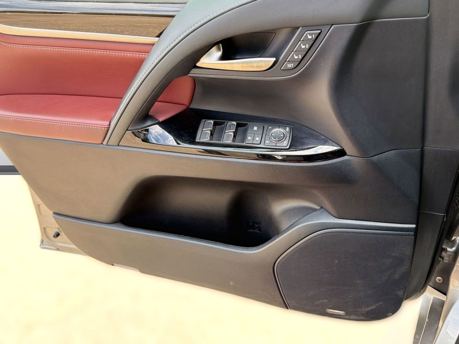 Used 2019 Lexus LX 570 4WD image 12