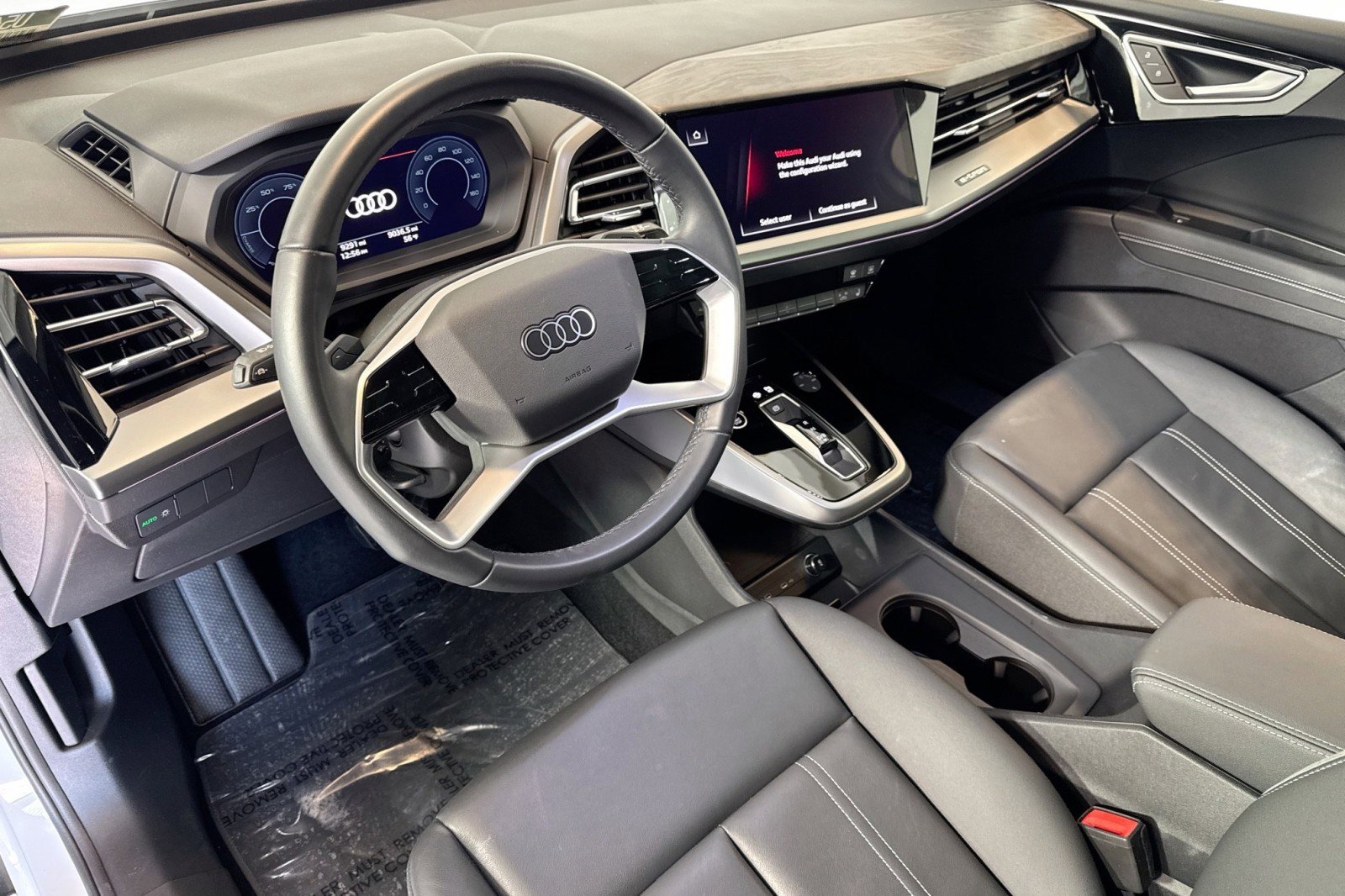 Used 2024 Audi Q4 e-tron Premium Plus image 9