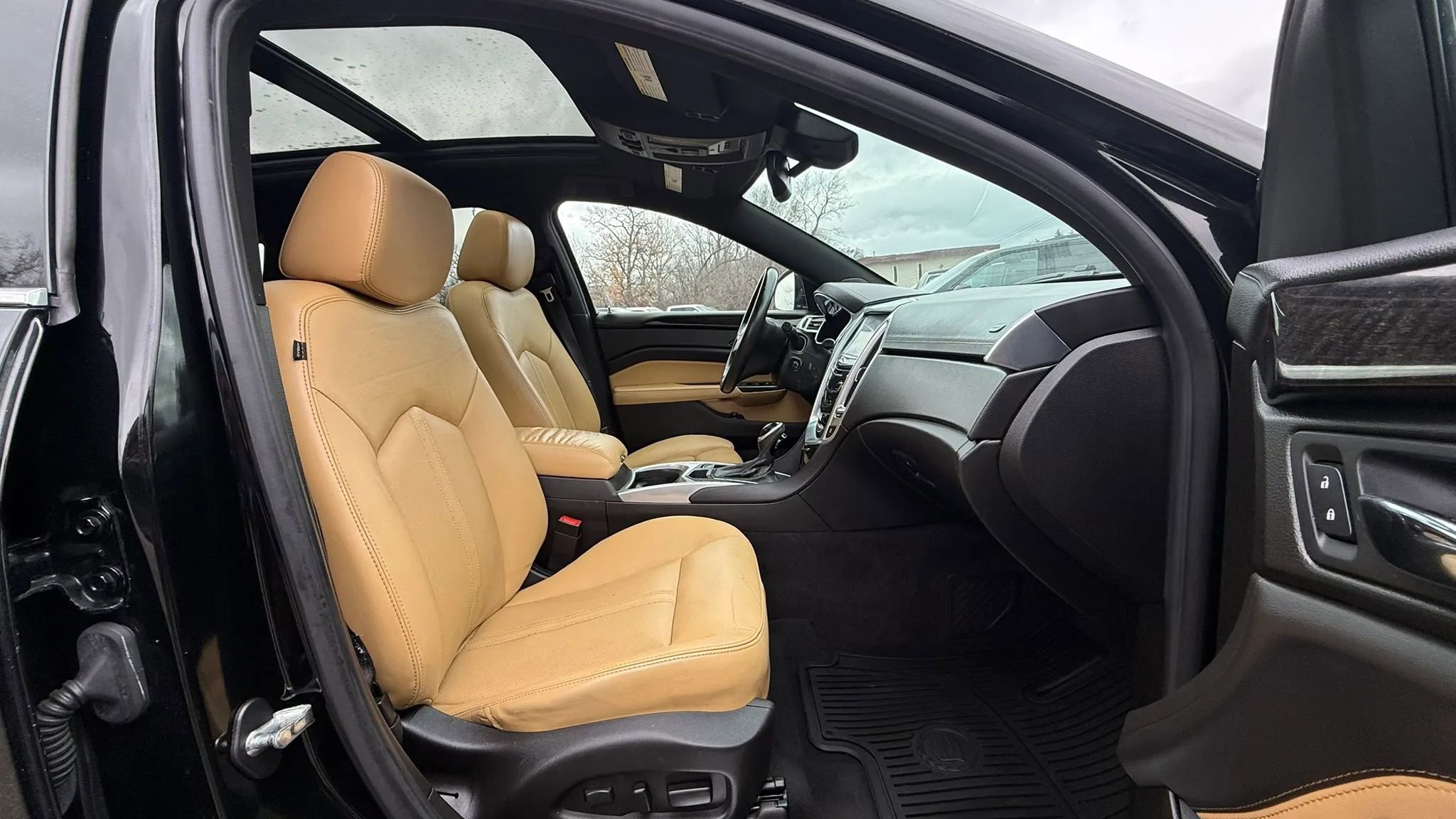 Used 2015 Cadillac SRX Luxury w/ Driver Awareness Package image 35