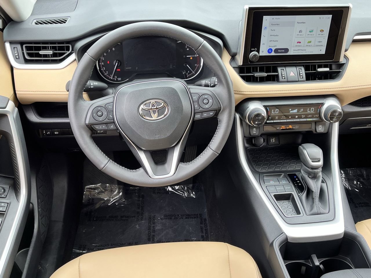 Used 2024 Toyota RAV4 XLE Premium image 10