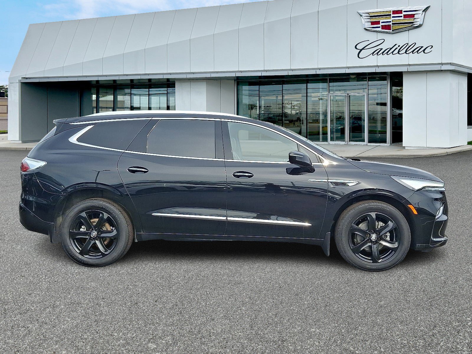 Used 2023 Buick Enclave Essence w/ Experience Buick Package AWD/4WD image 7