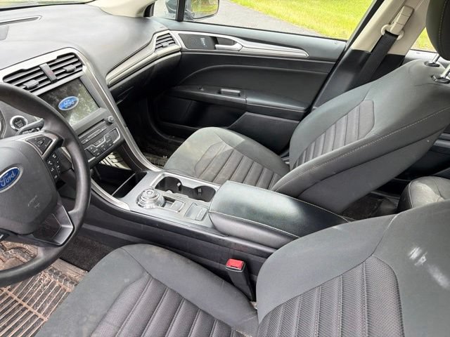 Used 2018 Ford Fusion SE w/ Fusion SE Technology Package FWD image 5