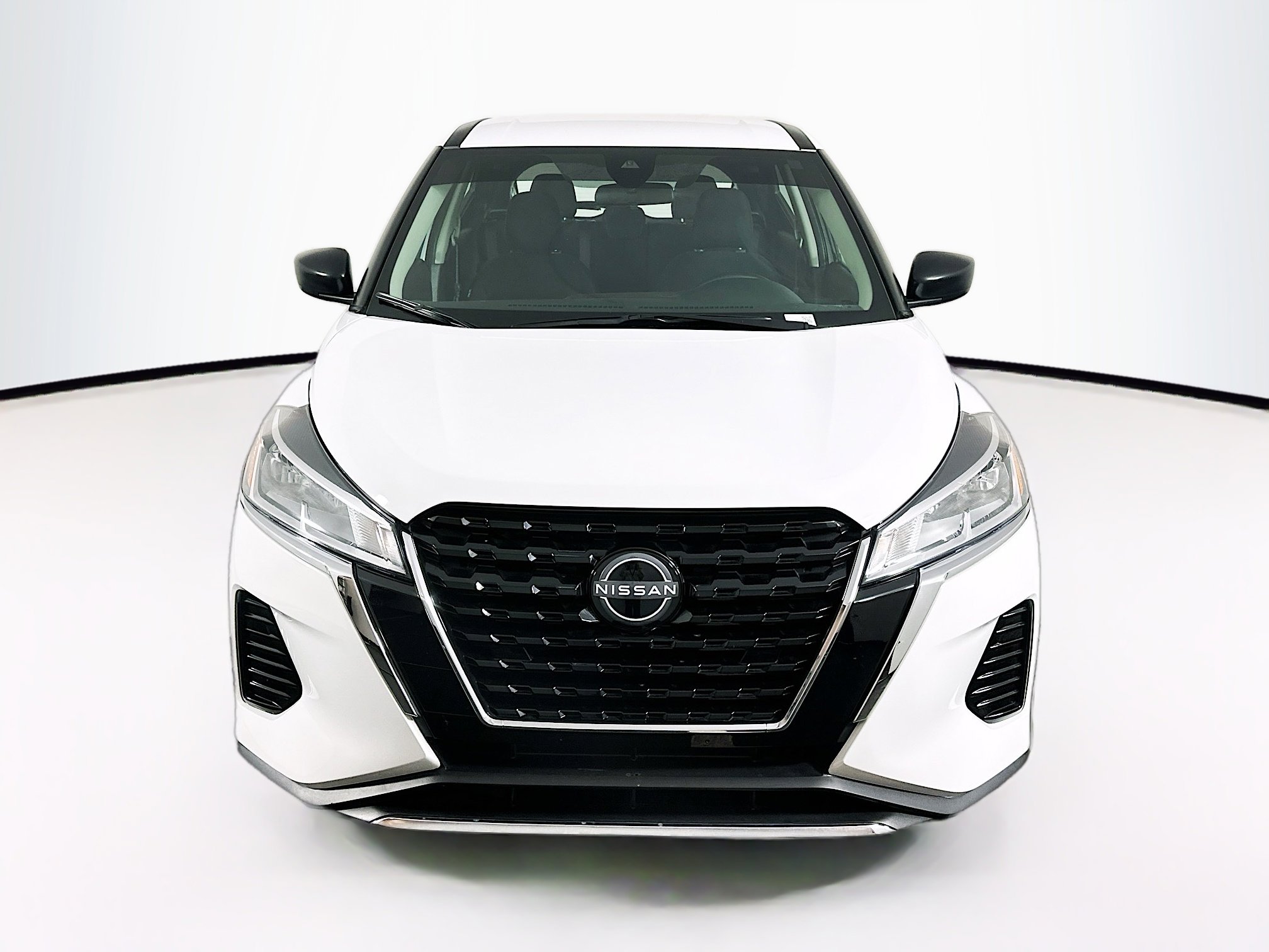 Used 2024 Nissan Kicks S image 2