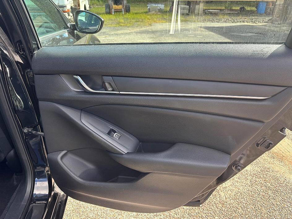 Used 2018 Honda Accord LX image 18