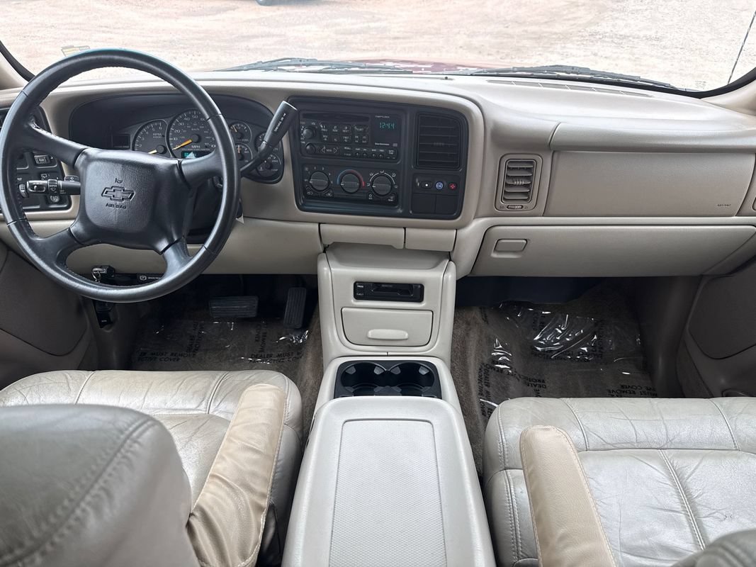 Used 2001 Chevrolet Tahoe LT w/ LT Preferred Equipment Group AWD/4WD image 25