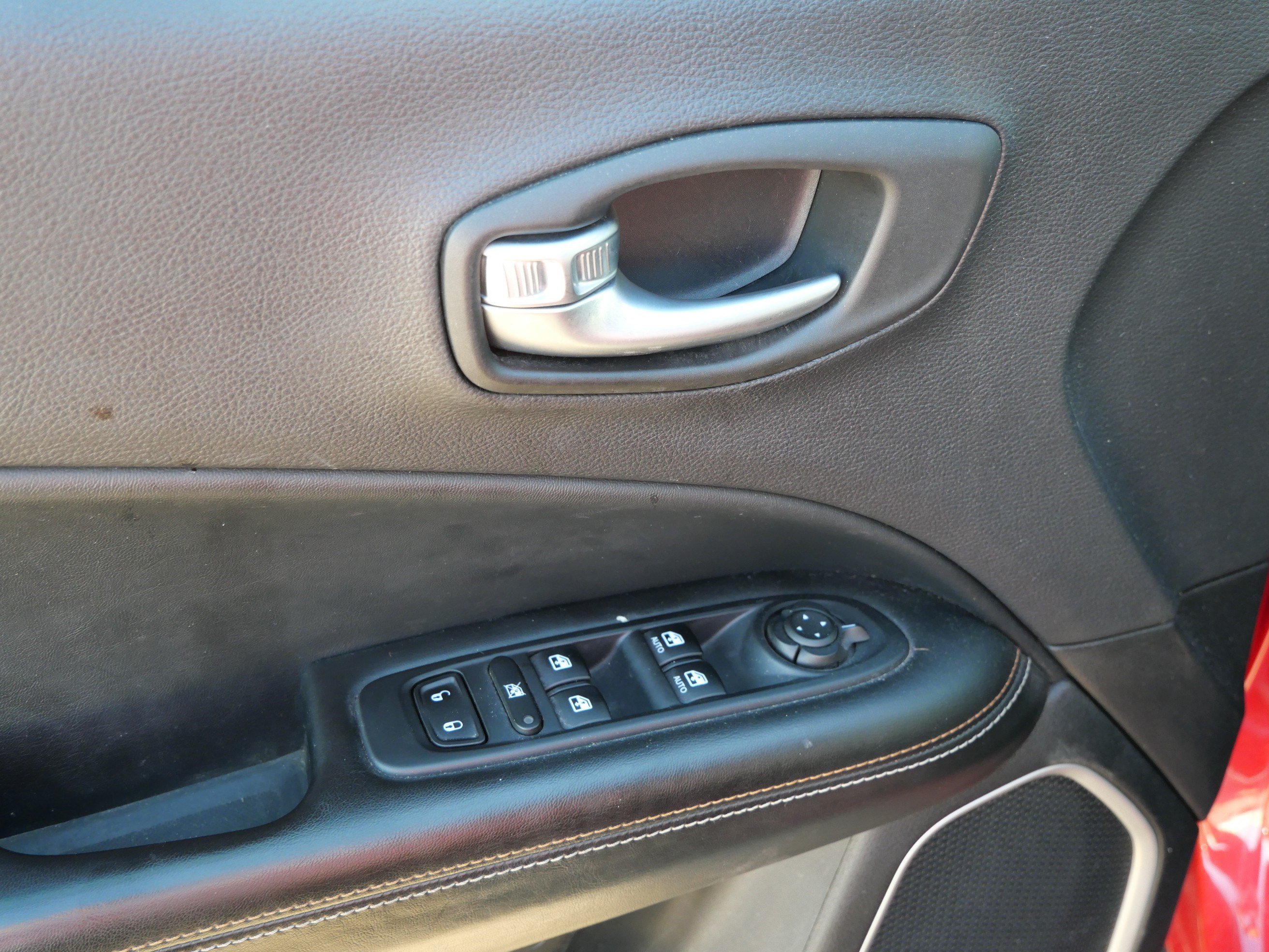 Used 2017 Jeep Compass Latitude AWD/4WD image 20