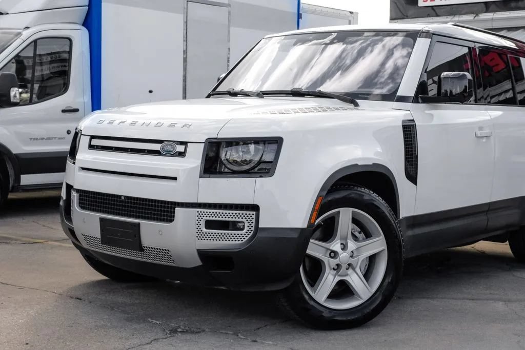 Used 2020 Land Rover Defender 110 SE AWD/4WD image 5
