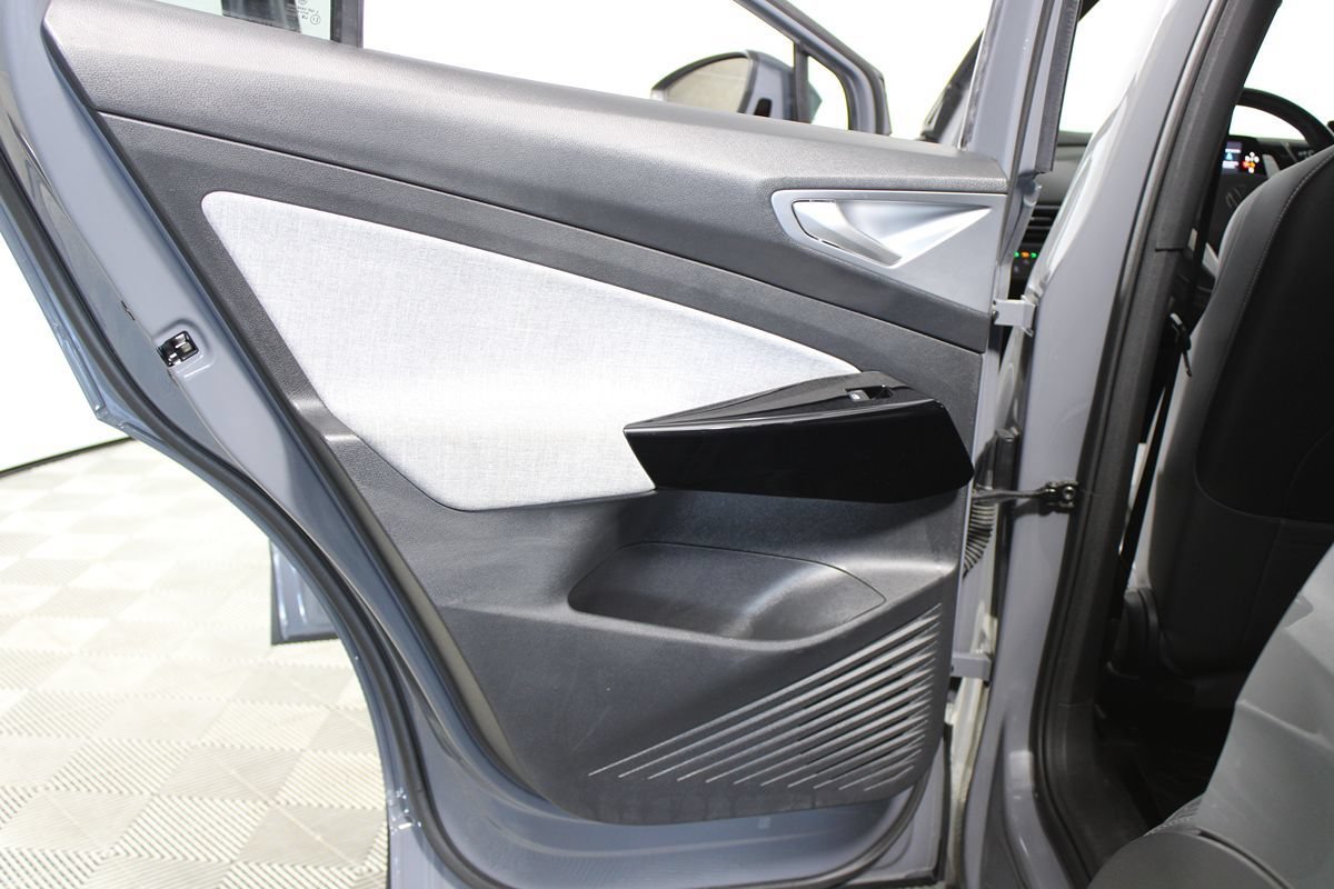 Used 2023 Volkswagen ID.4 Pro RWD image 27