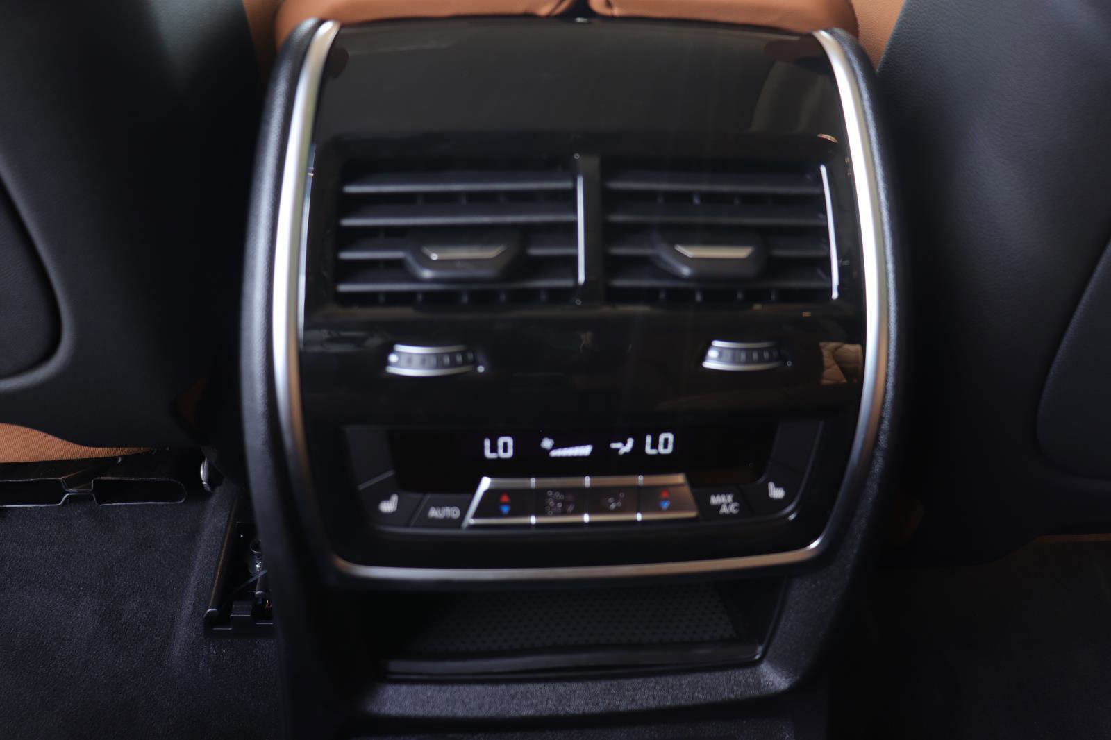 New 2026 BMW X7 xDrive40i w/ Premium Package image 26