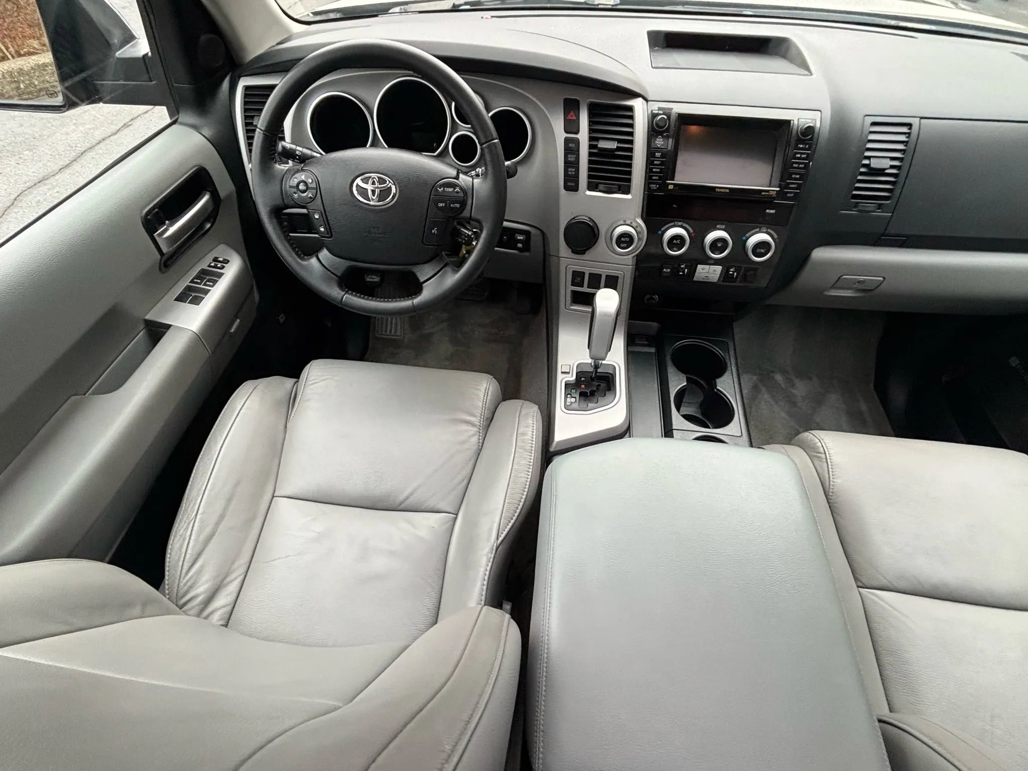 Used 2008 Toyota Sequoia Limited RWD image 25