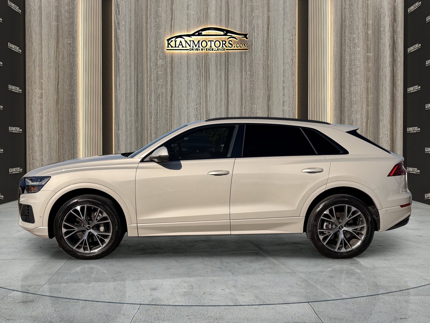 Used 2023 Audi Q8 Premium w/ Convenience Package image 4