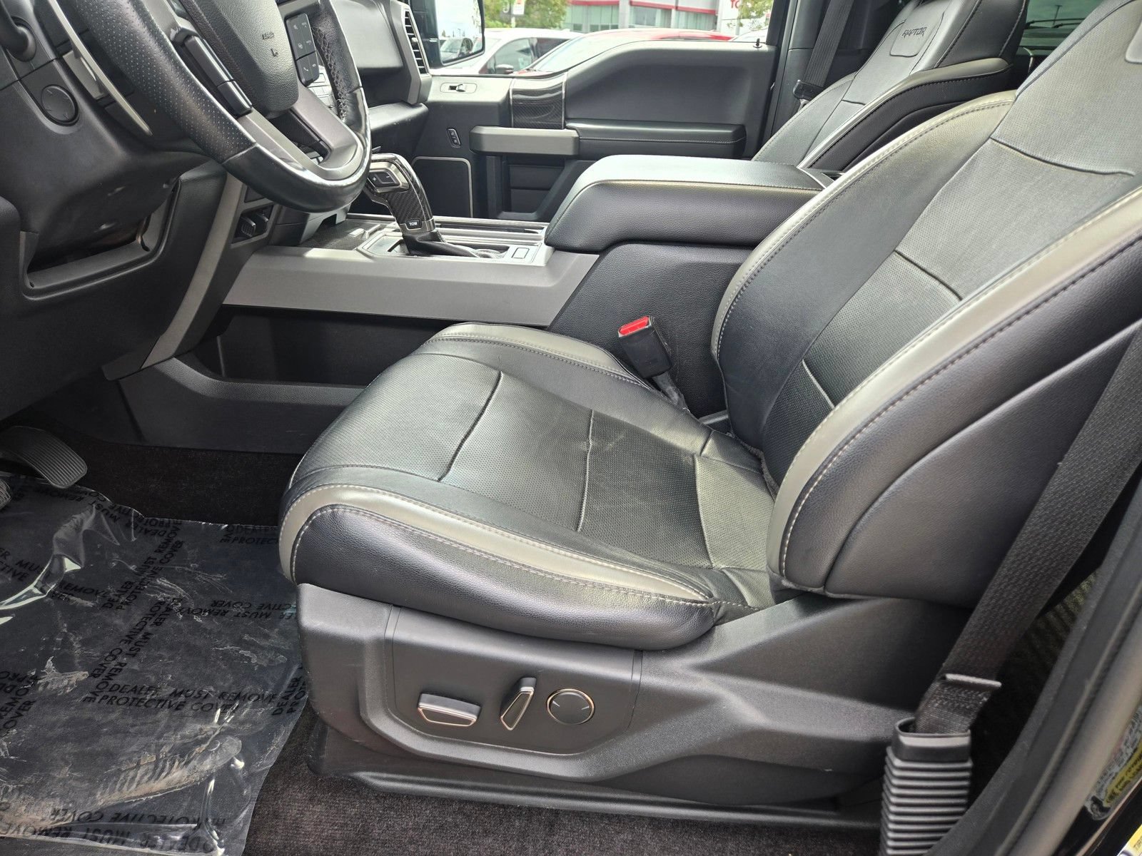 Used 2017 Ford F150 Raptor w/ Equipment Group 802A Luxury AWD/4WD image 12