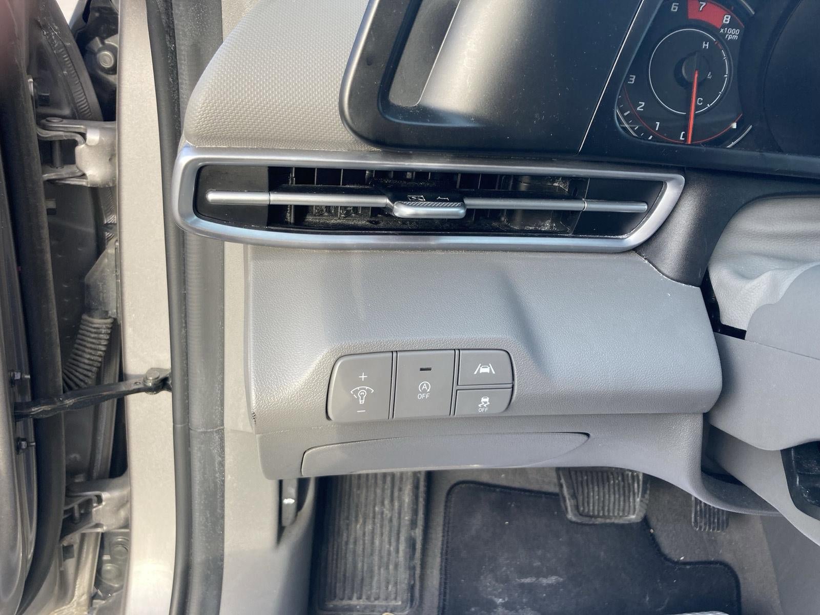 Used 2023 Hyundai Elantra SE FWD image 15