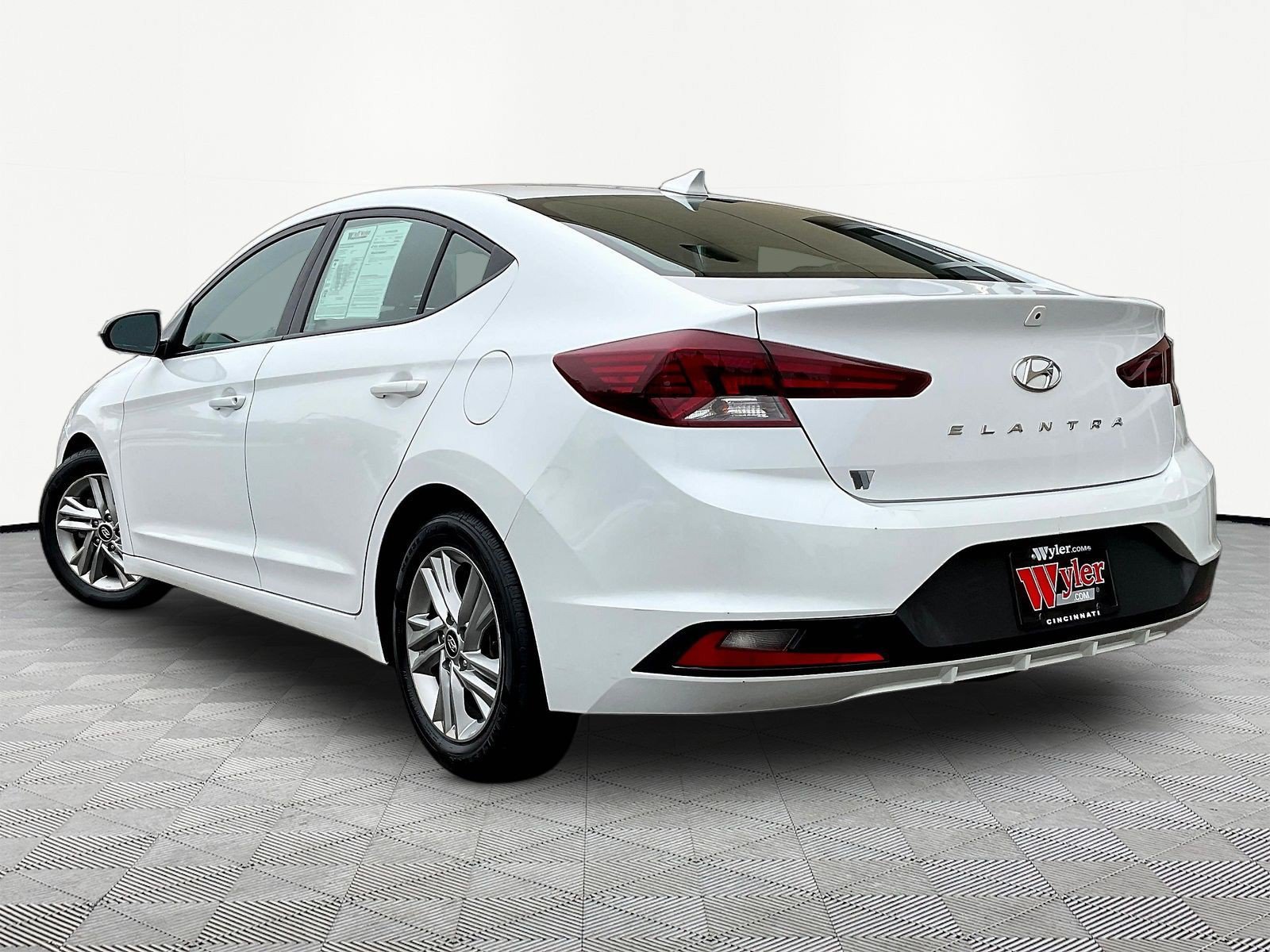 Used 2020 Hyundai Elantra SEL w/ Cargo Package (C1) FWD image 4