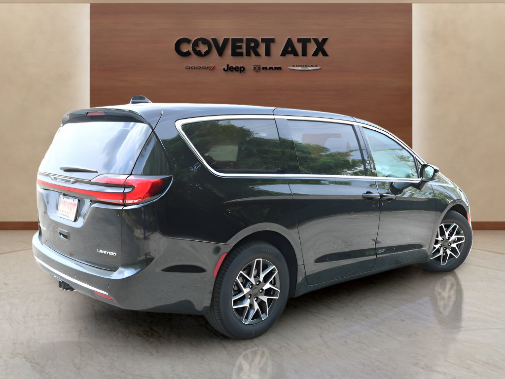New 2027 Chrysler Pacifica Limited FWD image 5
