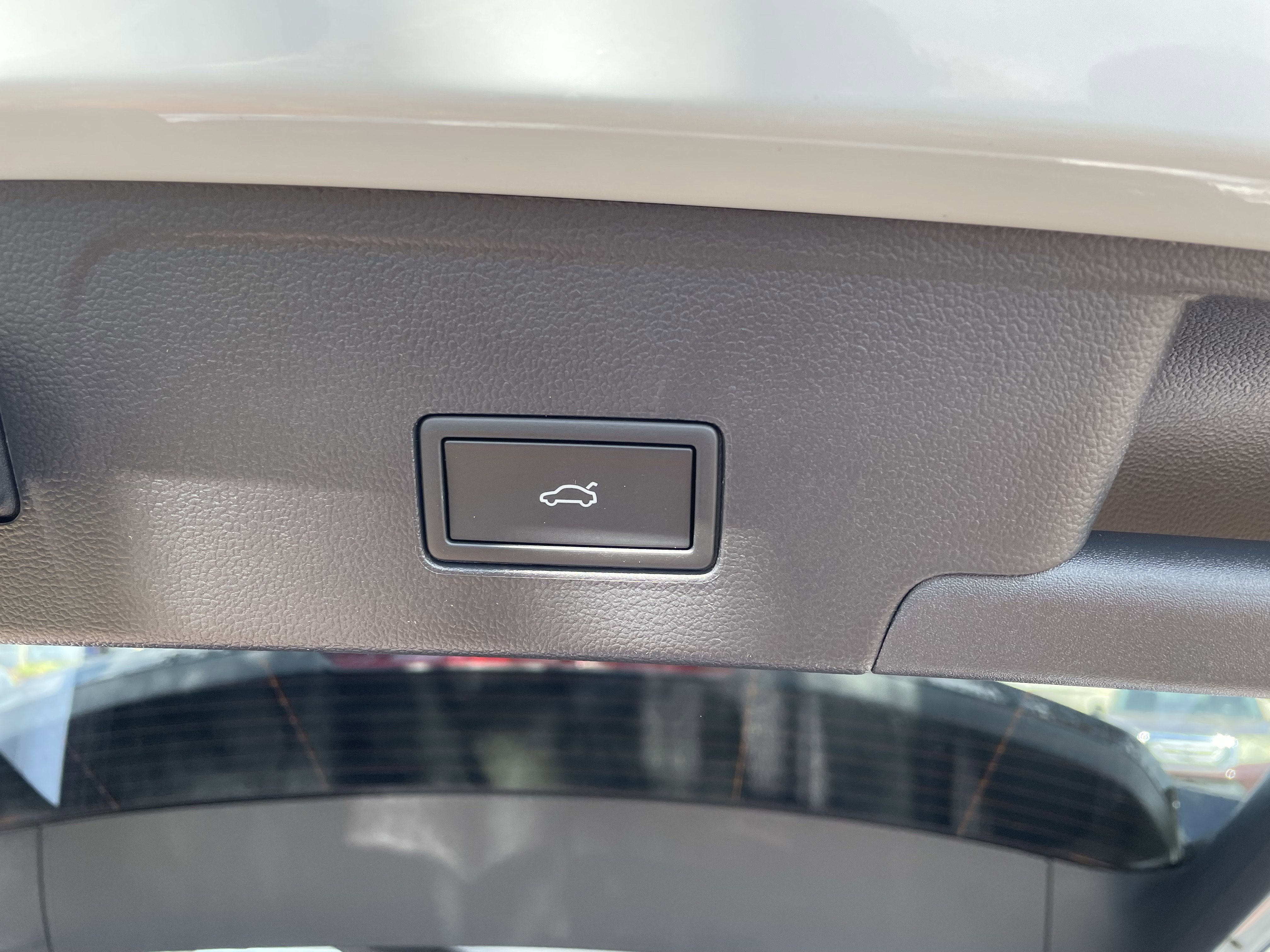 New 2026 Volkswagen Atlas Cross Sport SE image 9