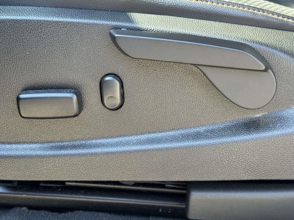 Used 2022 GMC Canyon AT4 w/ Trailering Package image 16