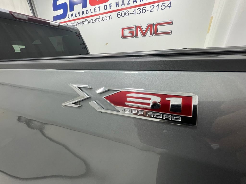 Used 2023 GMC Sierra 1500 SLT w/ SLT Premium Package AWD/4WD image 10