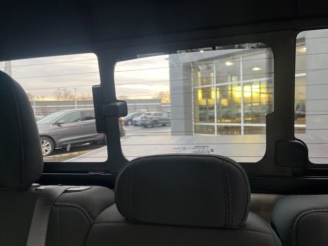 Used 2021 Jeep Gladiator Sport image 16