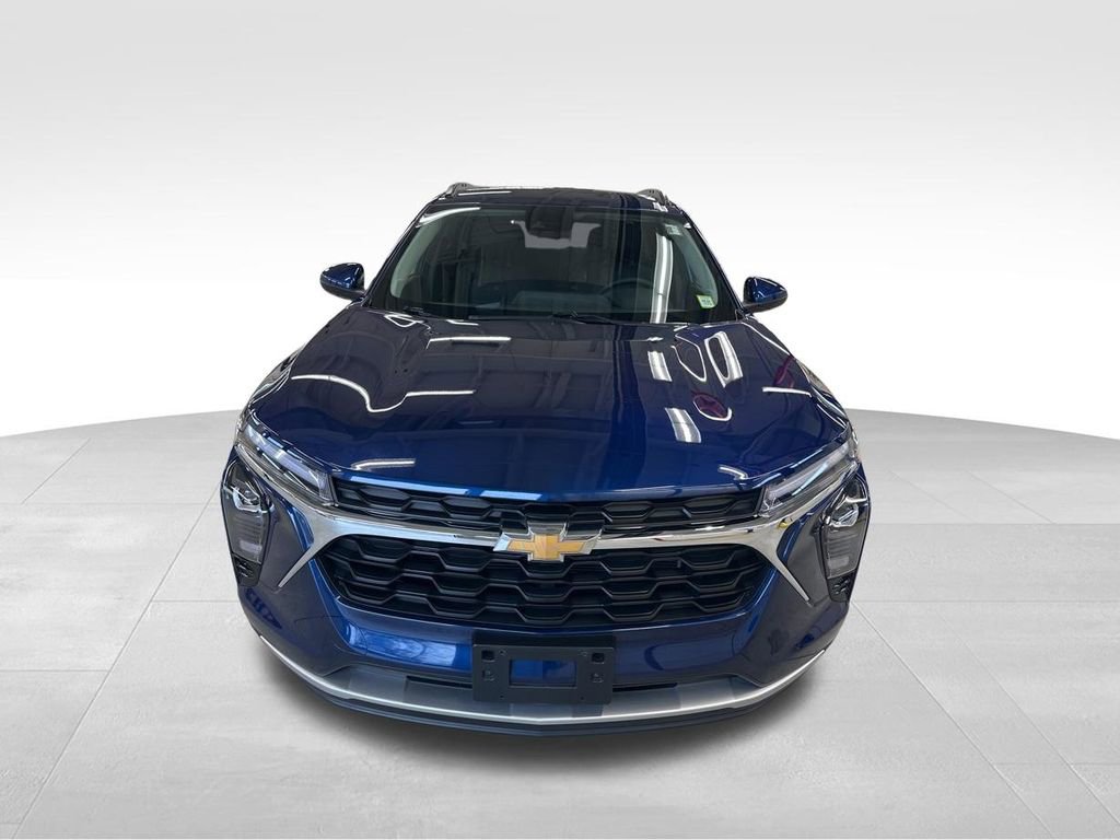 Used 2024 Chevrolet Trax LT w/ Driver Confidence Package FWD image 5