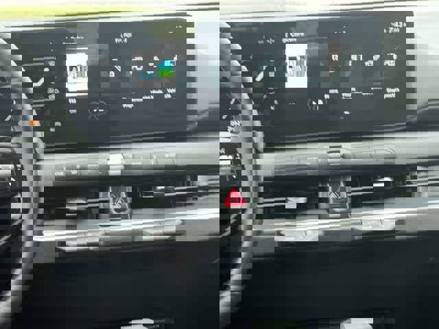 Used 2025 Kia K4 EX image 18