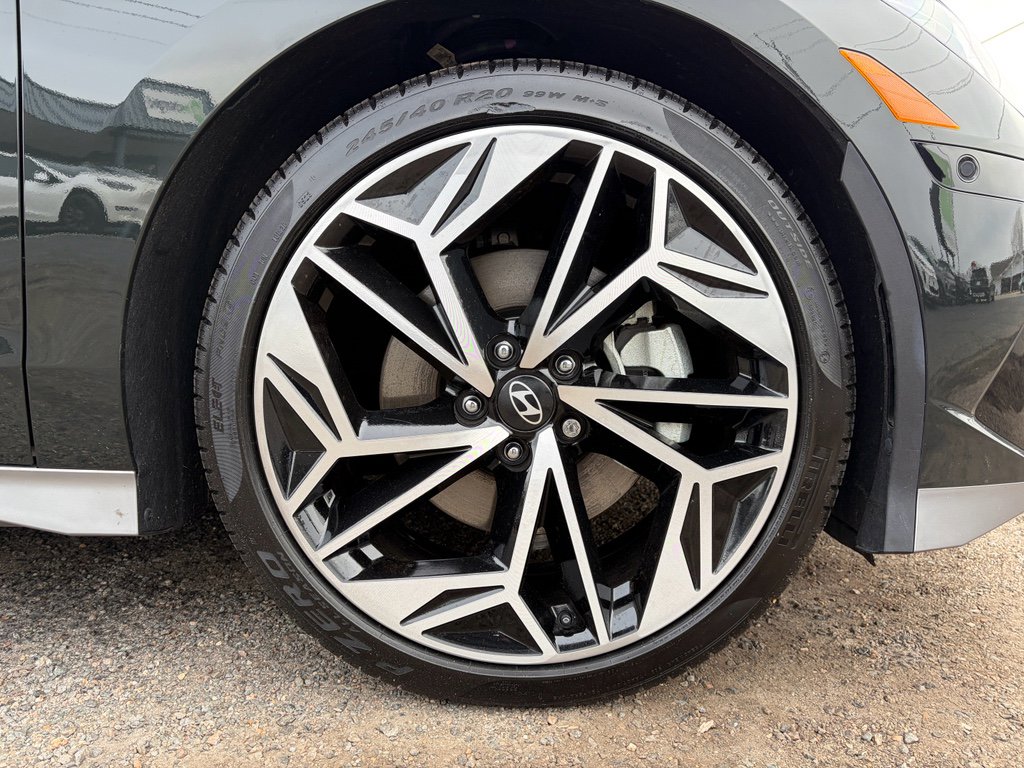 Used 2023 Hyundai Ioniq 6 Limited image 34