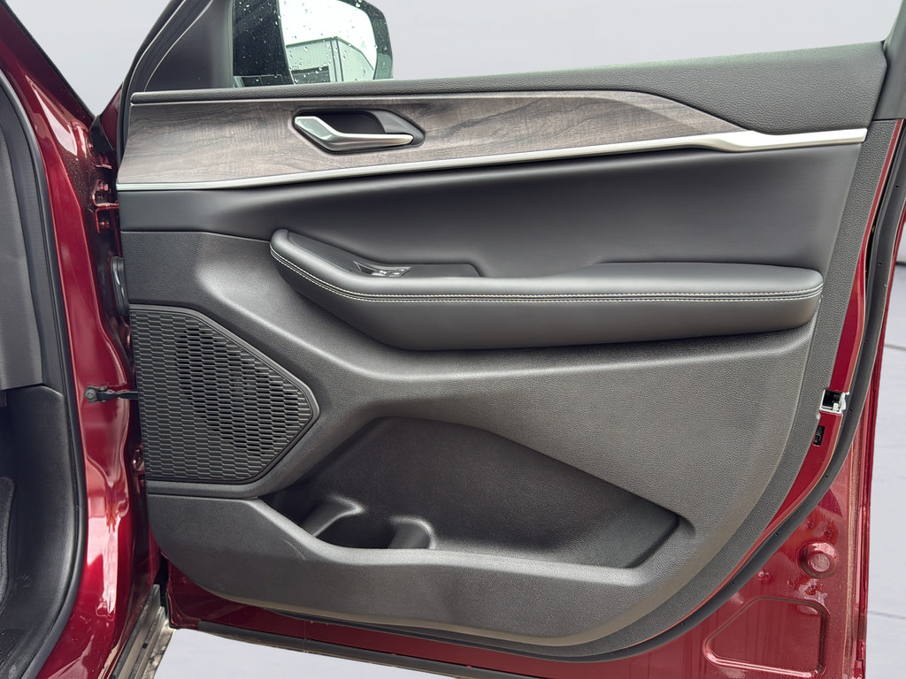 New 2025 Jeep Grand Cherokee L Limited AWD/4WD image 10