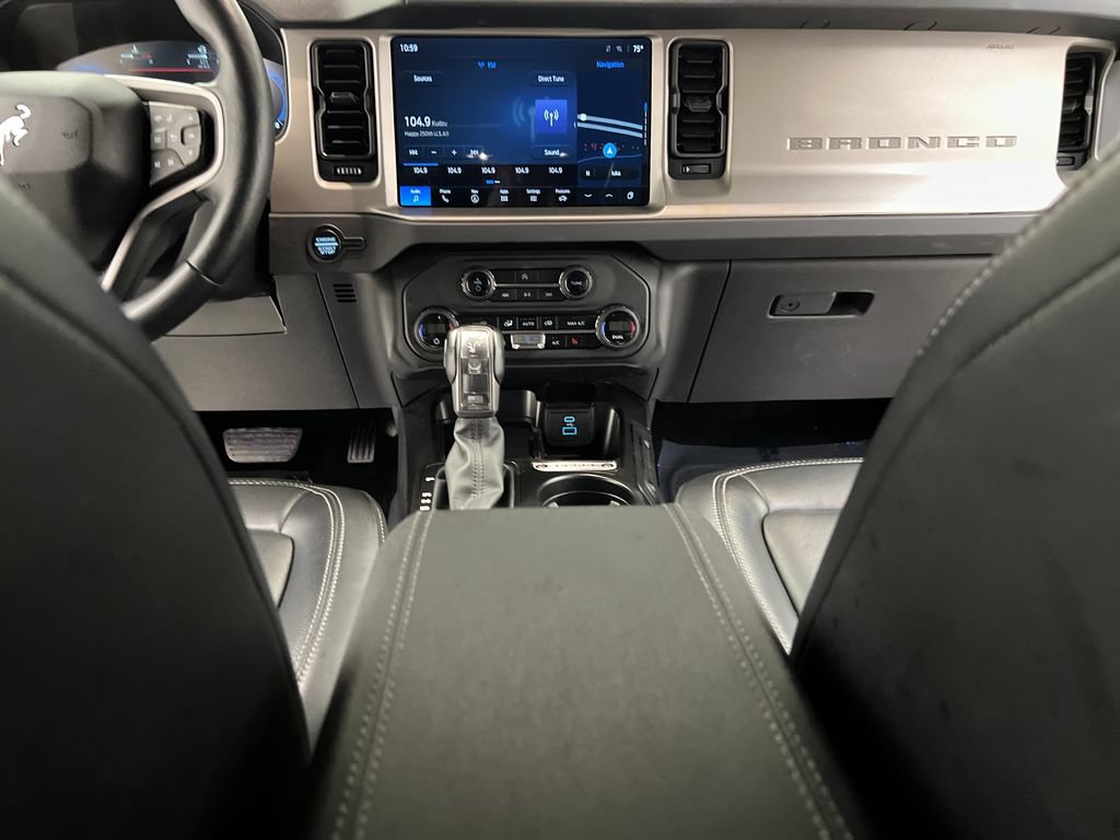 Used 2025 Ford Bronco Outer Banks AWD/4WD image 39