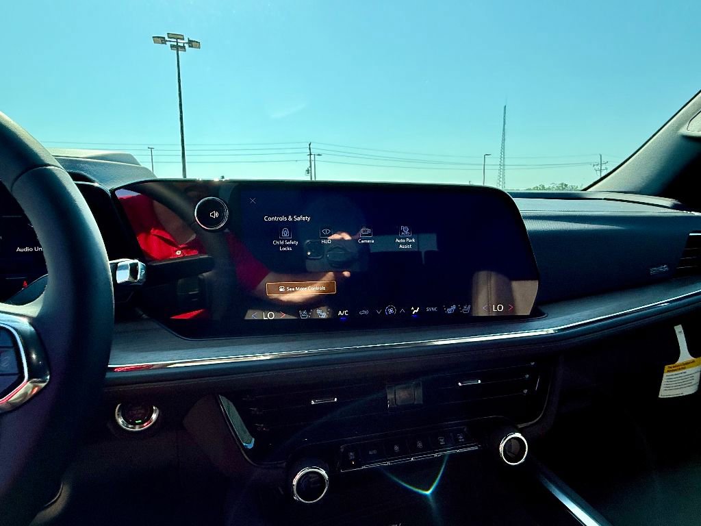 New 2025 Chevrolet Suburban High Country image 18