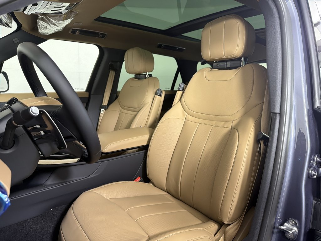 New 2027 Land Rover Range Rover Sport SE AWD/4WD image 5