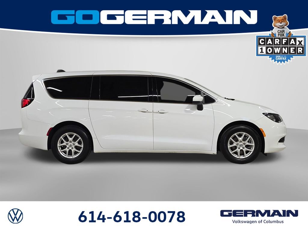 Used 2022 Chrysler Voyager LX image 7