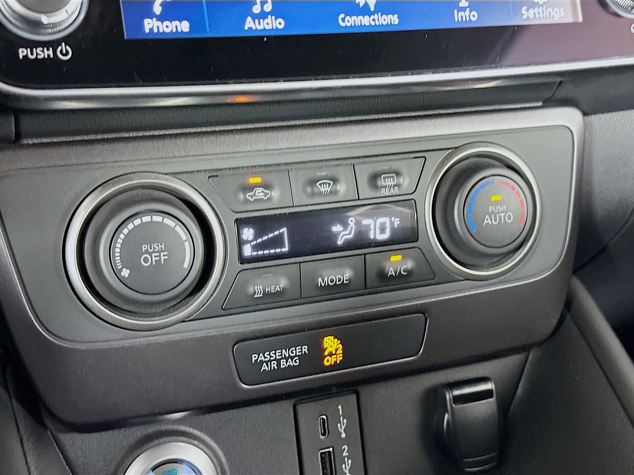 Used 2023 Nissan Leaf S image 22