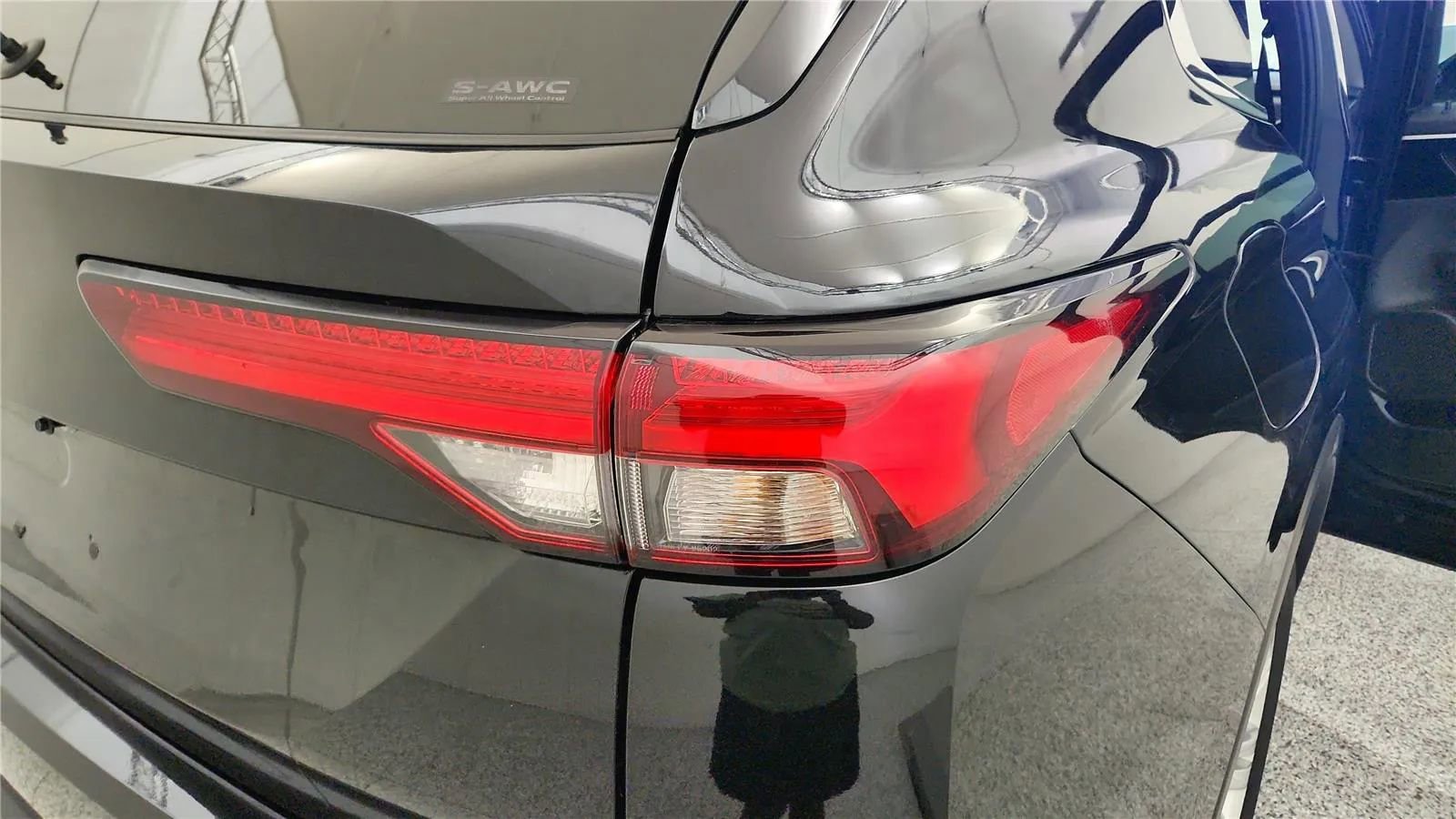 Used 2023 Mitsubishi Outlander ES AWD/4WD image 15