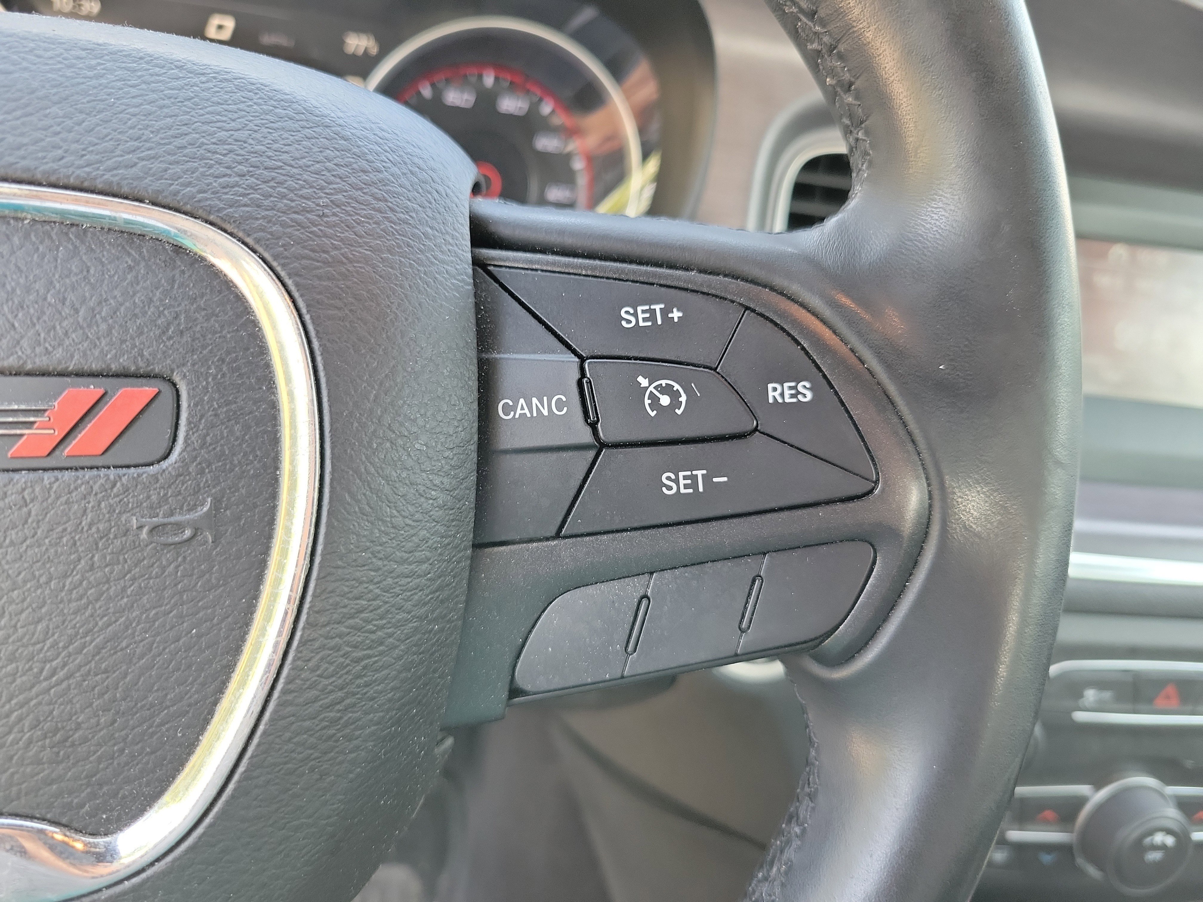 Used 2016 Dodge Charger SE RWD image 14