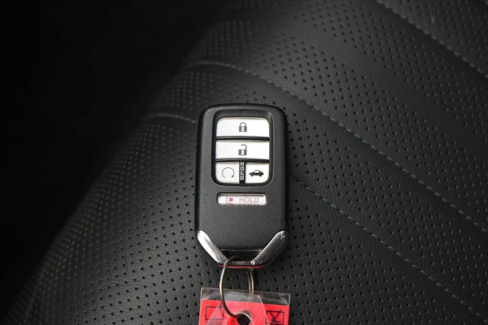Used 2021 Honda Accord Touring image 32