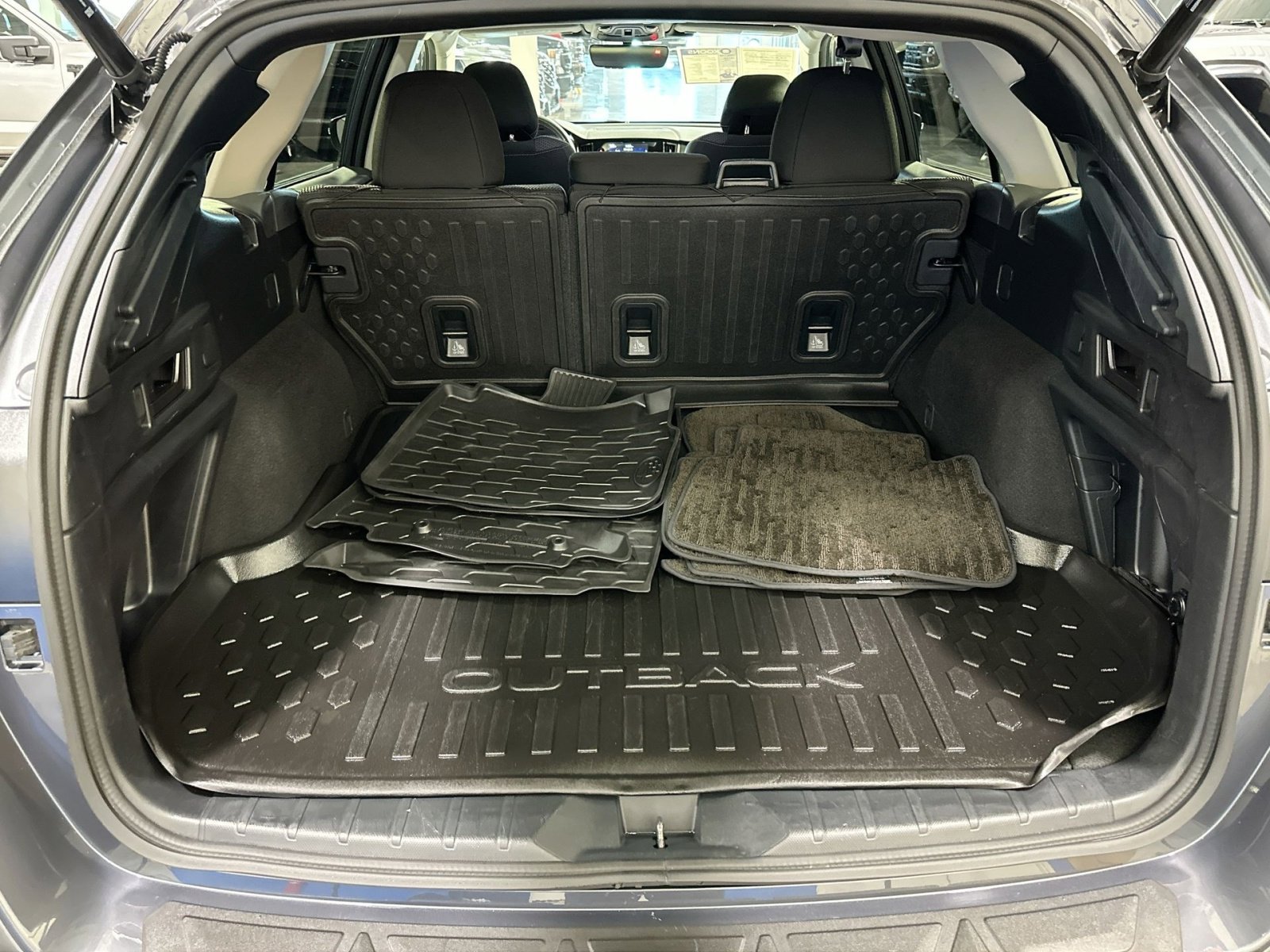 Used 2023 Subaru Outback Premium image 34