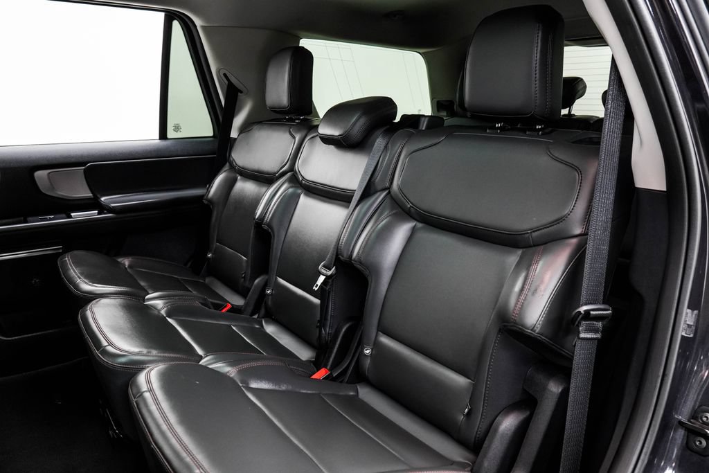 Used 2025 Ford Expedition Active AWD/4WD image 17