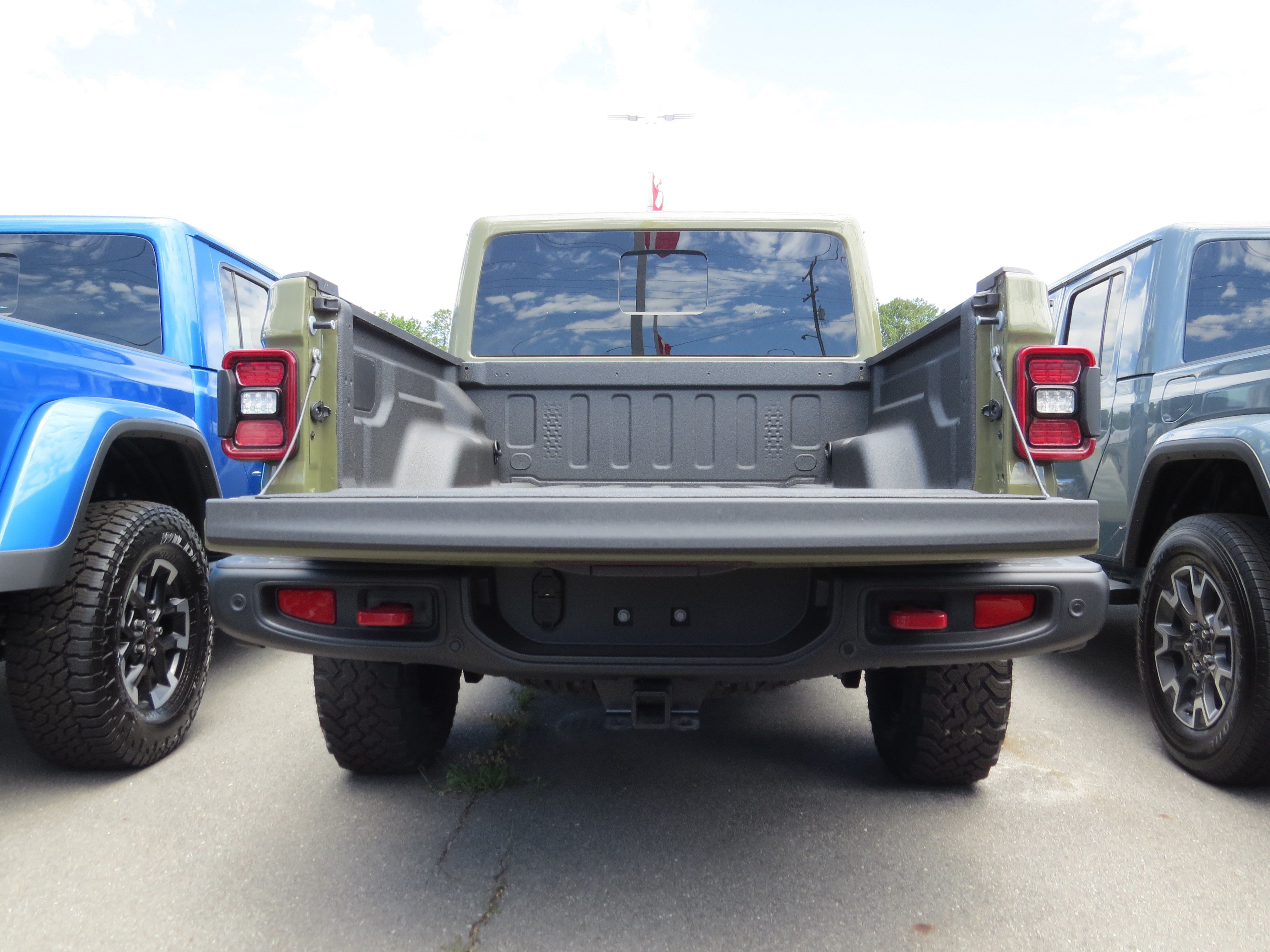 New 2026 Jeep Gladiator Rubicon AWD/4WD image 3