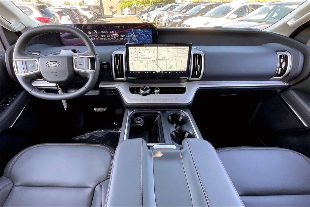 New 2025 Ford Expedition Active image 5