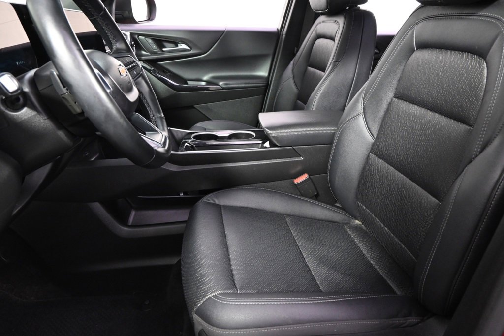 Used 2025 Chevrolet Equinox LT w/ Convenience Package II image 13