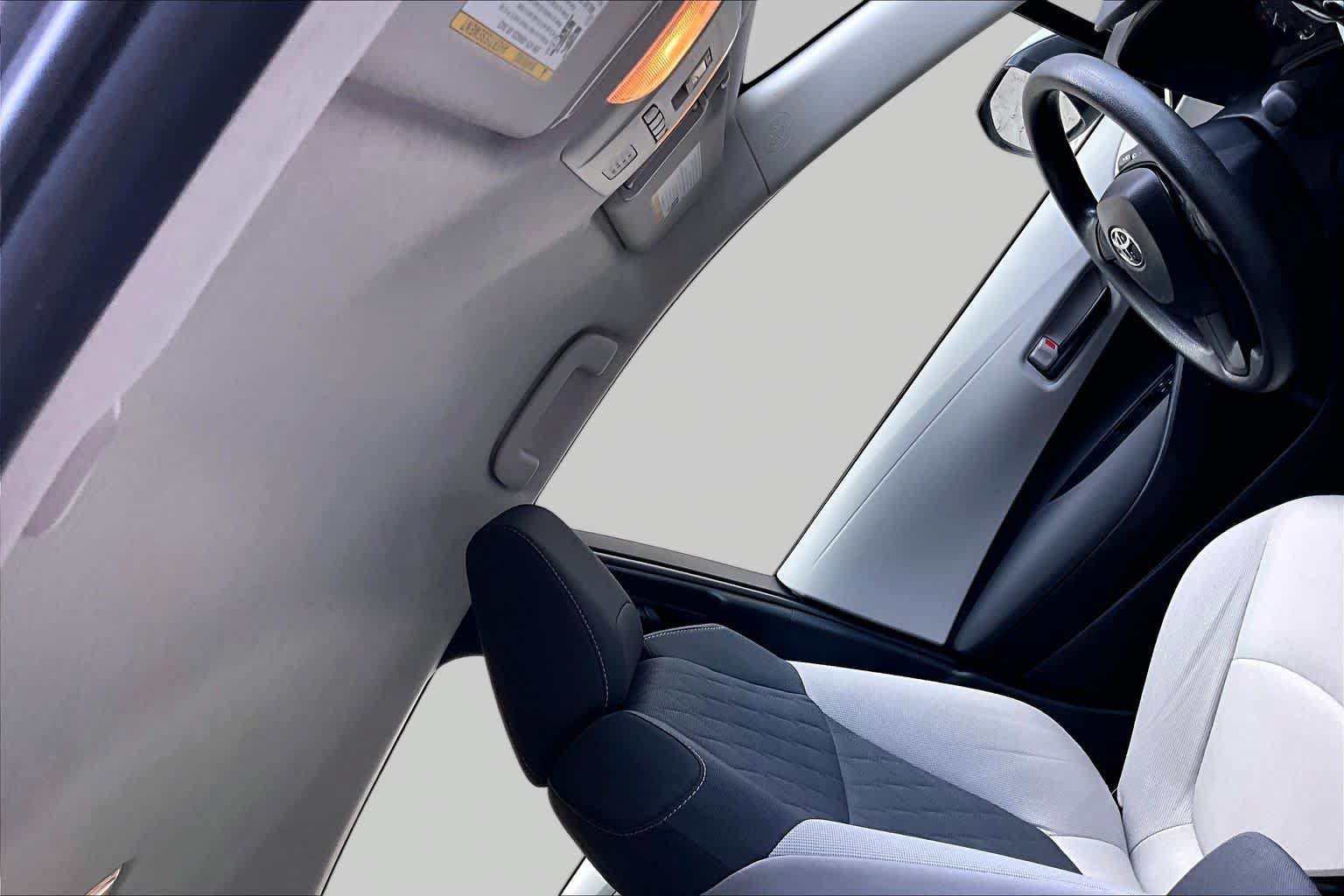 Certified 2022 Toyota Corolla LE w/ Carpet Mat Package (TMS) FWD image 14
