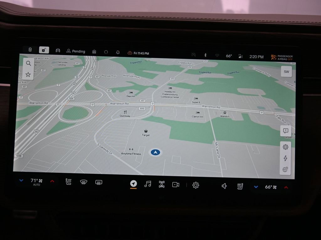 Used 2023 Rivian R1S Launch Edition image 16