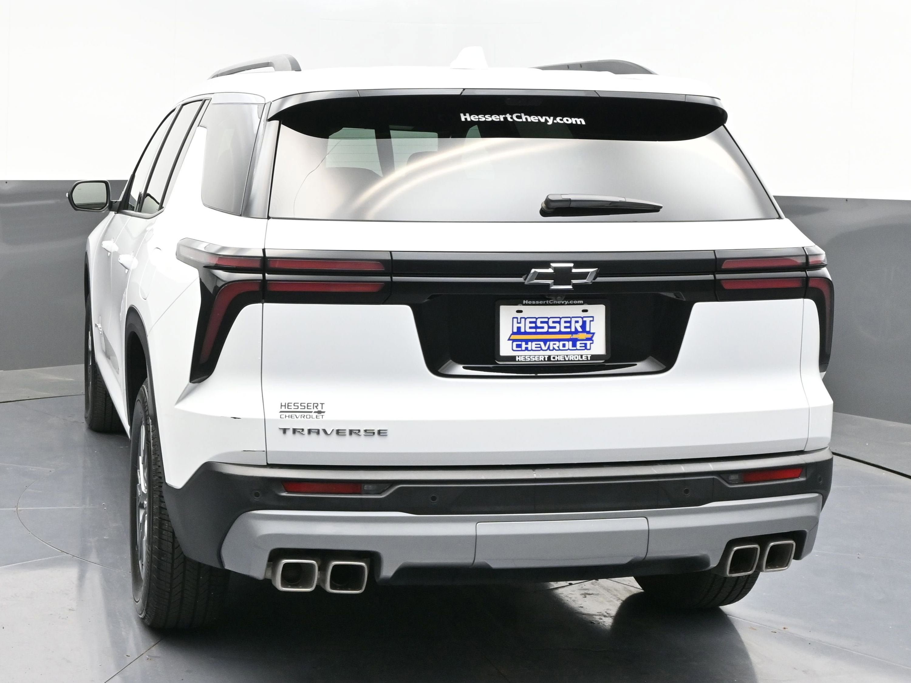 Used 2026 Chevrolet Traverse LT w/ Driver Confidence Package FWD image 6