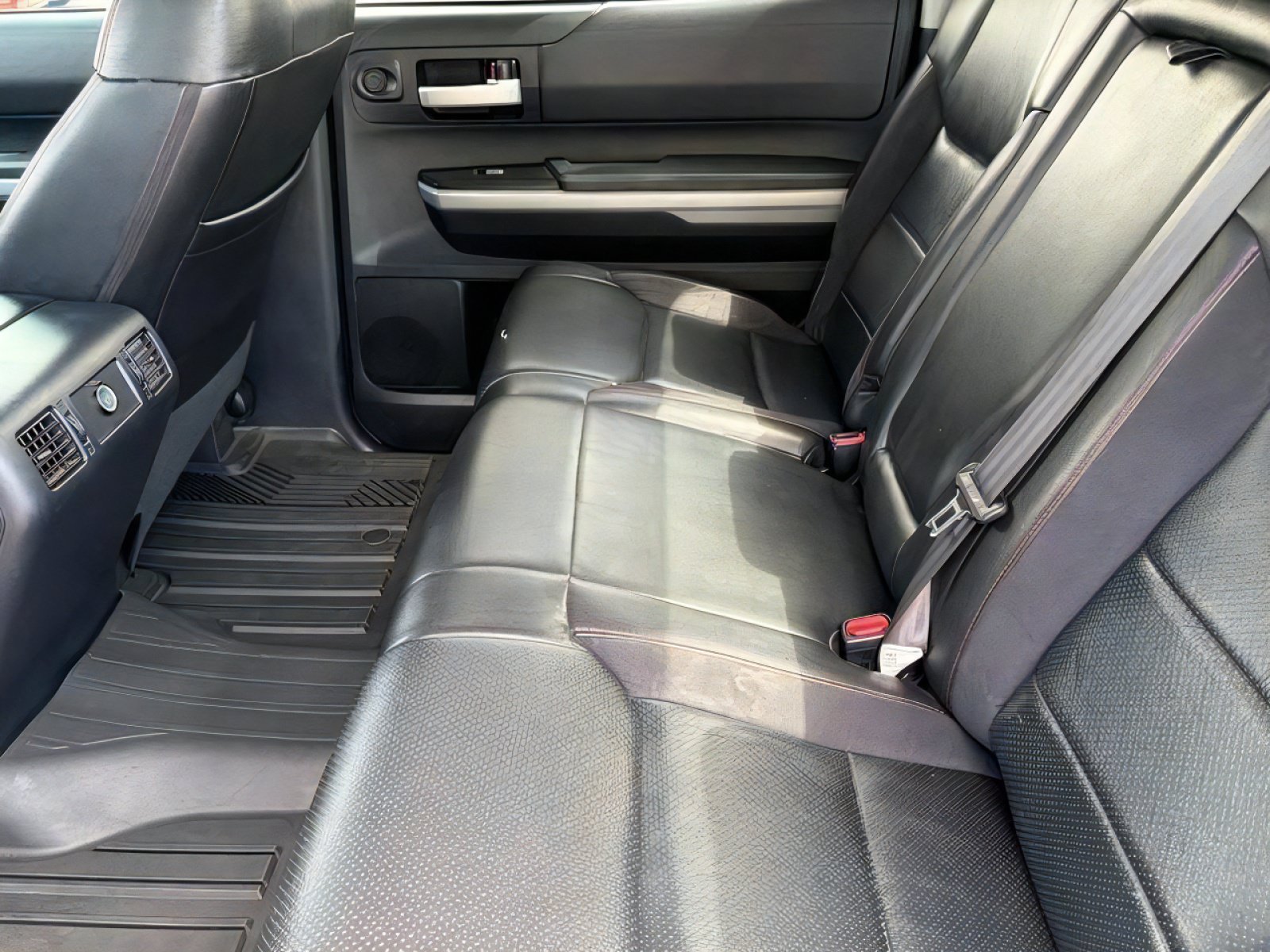 Used 2018 Toyota Tundra SR5 w/ SR5 Upgrade Package AWD/4WD image 13